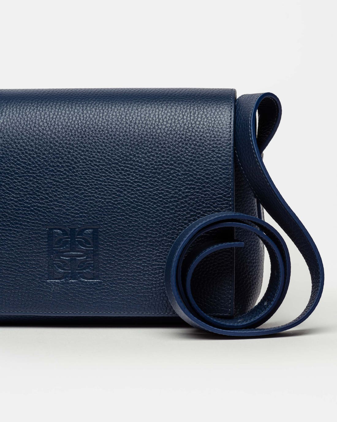 Bandolera Hana en cuero graneado