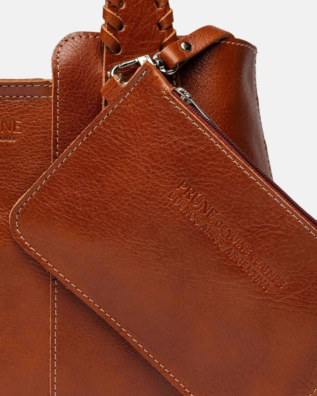 El bolso Braided en piel vegetal lisa