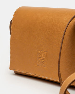 Banda Hana en piel granulada