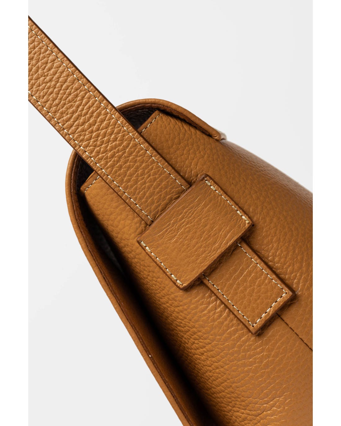 Banda Hana en piel granulada