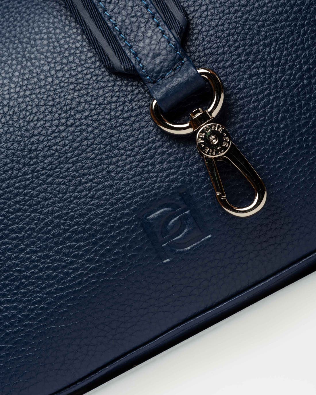 Bandolera Venice en cuero graneado