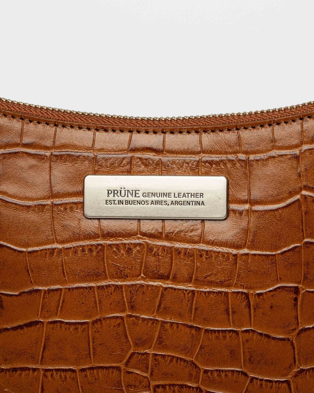 Bandolera de Mia en piel de cocodrilo