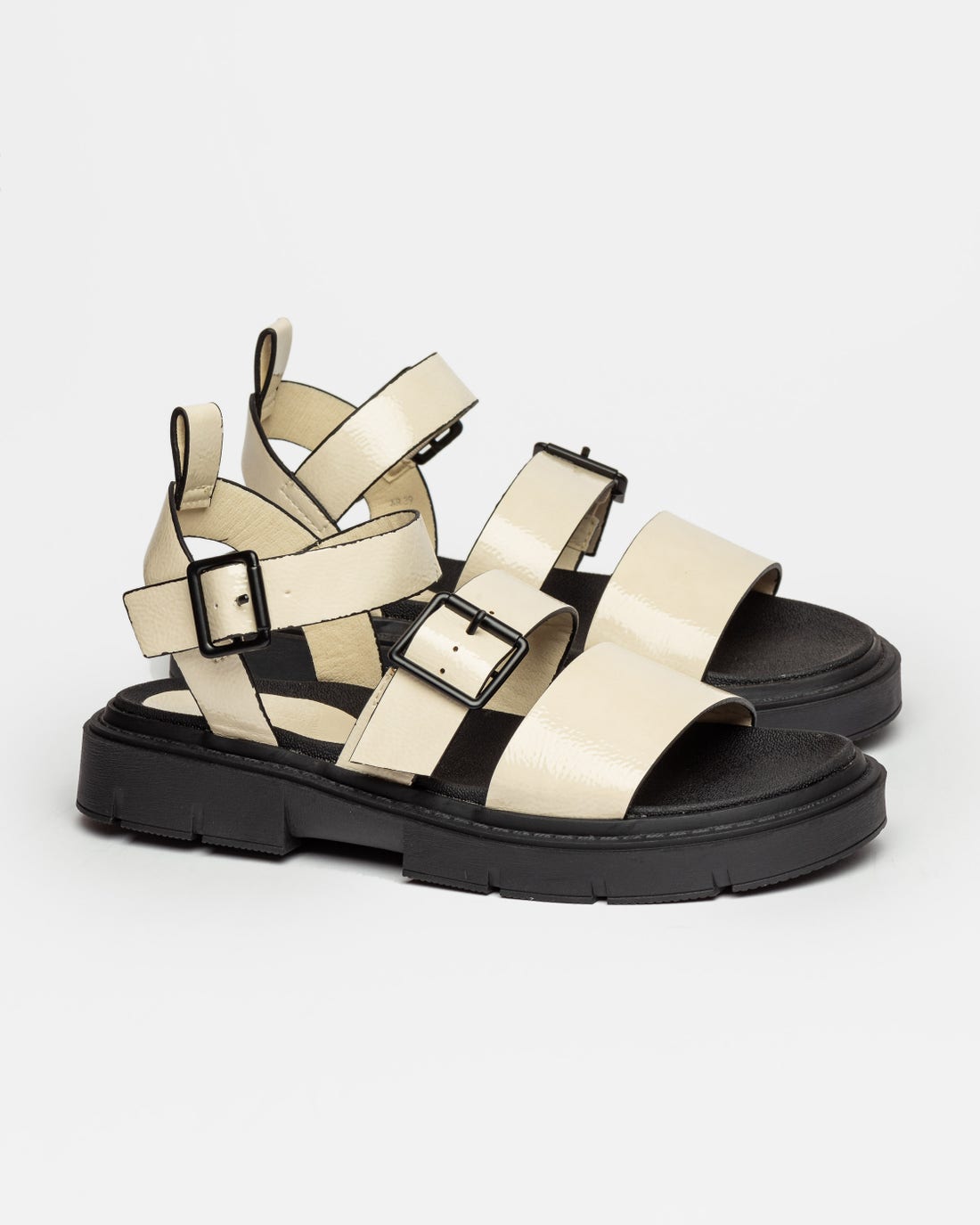 Sandalia mediana Nina efecto piel