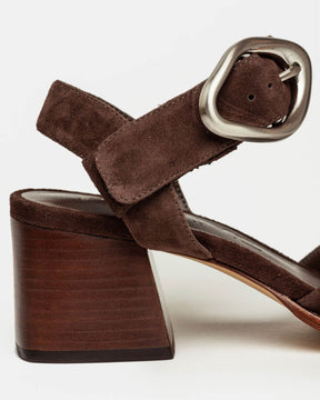 Sandalia mediana Julie en gamuza