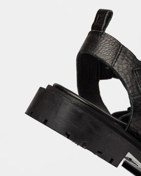 Sandalia mediana Alba en piel granulada